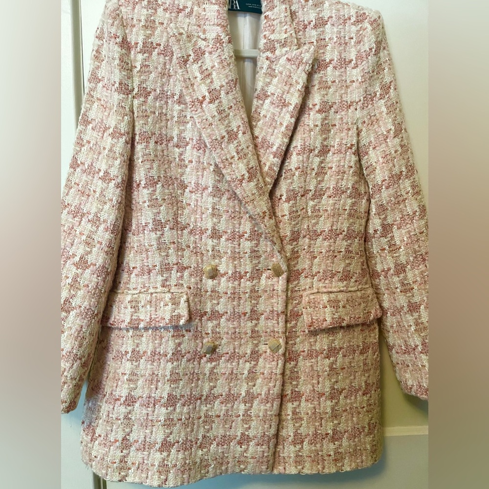 Zara size medium houndstooth Boucle blazer pink red cream